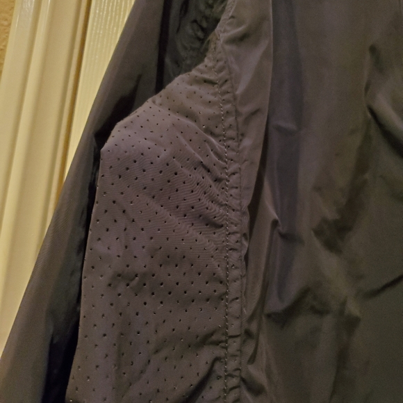 Armani Collezioni water repellent jacket. Size 46. - Picture 6 of 7